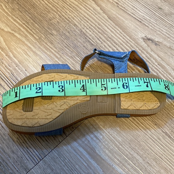 Michael Kors Elise Girls Sandals - NWOT - Picture 9 of 9